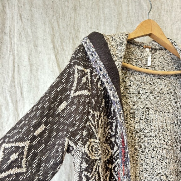 Free People Boho Floral Tapestry Kai Pom Pom Tassel Hooded Cardigan medium - Picture 6 of 14